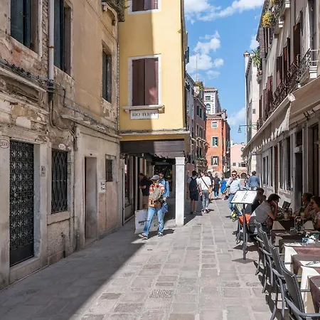 Grifoni Hotel *